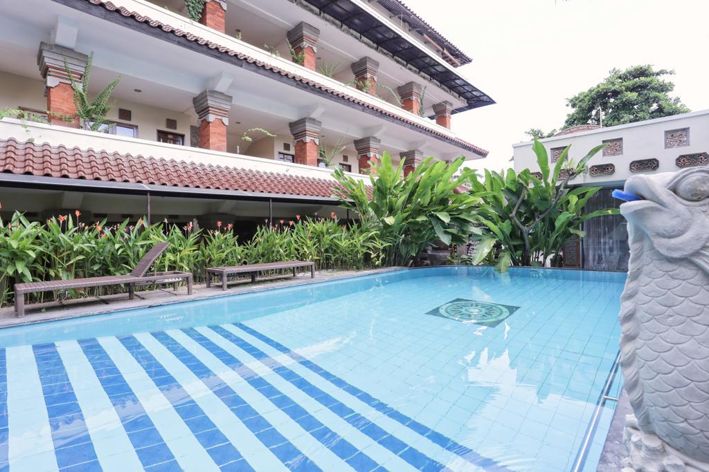 Hotel Reddoorz @ Legian Street Kuta Lombok Exterior foto